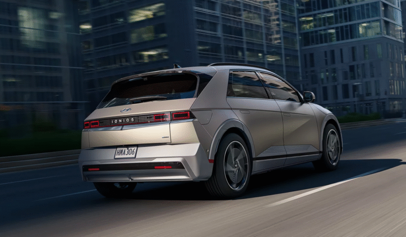 
								IONIQ full									