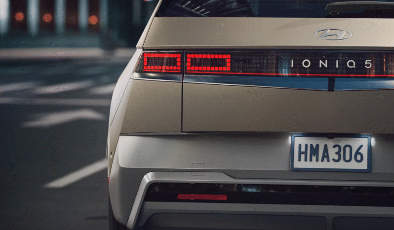 
								IONIQ full									