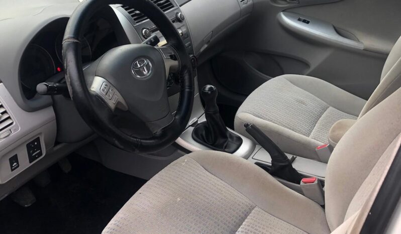 
								Toyota Corolla full									
