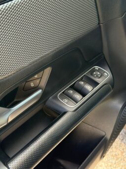 
										Mercedes Benz GLA180 full									