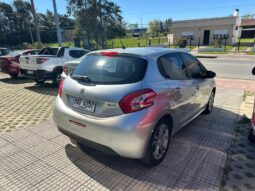 
										Peugeot 208 active full									