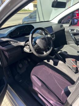 
										Peugeot 208 active full									