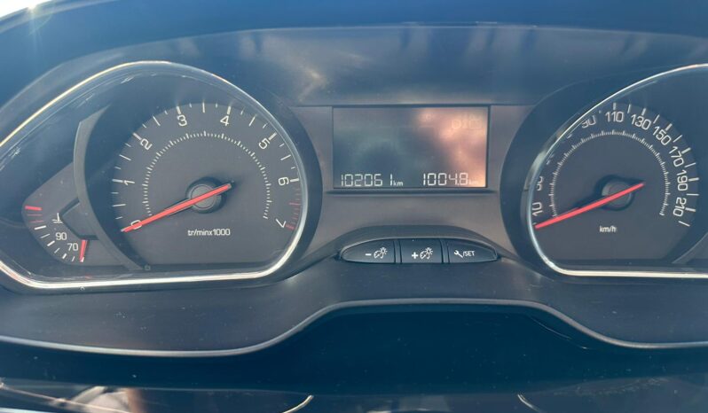 
								Peugeot 208 active full									