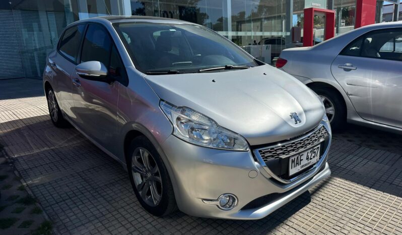 
								Peugeot 208 active full									