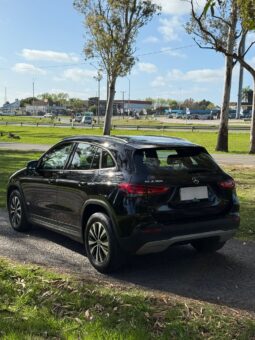 
										Mercedes Benz GLA180 full									