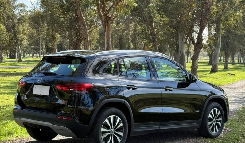 
								Mercedes Benz GLA180 full									