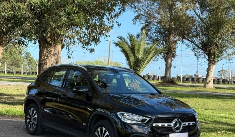 
								Mercedes Benz GLA180 full									