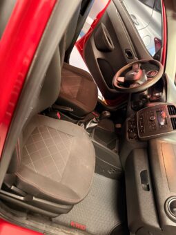
										Renault Kwid full									