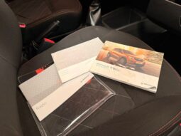
										Renault Kwid full									