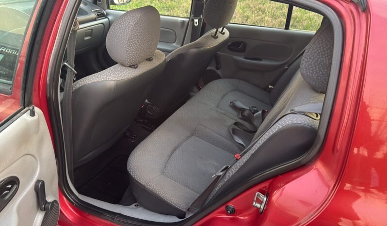
								Renault Clio (OPORTUNIDAD) full									